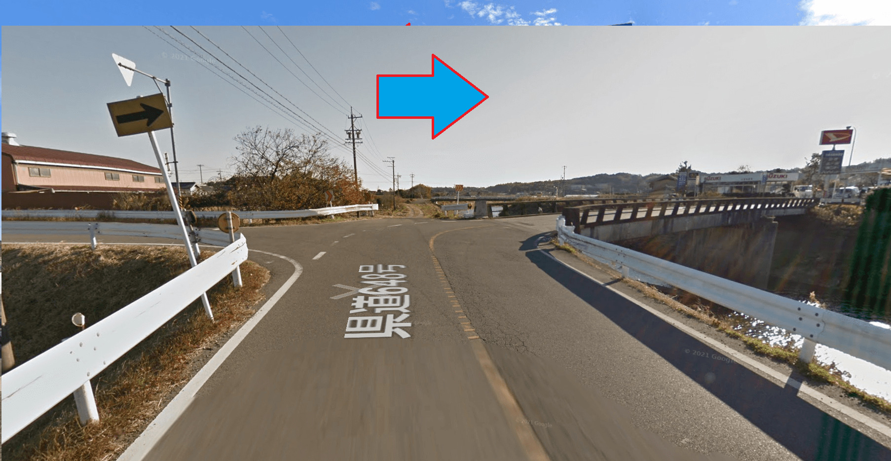 鈴鹿渋滞回避ルート解説4　ファミリーマートを曲がったらすぐ橋を越えます